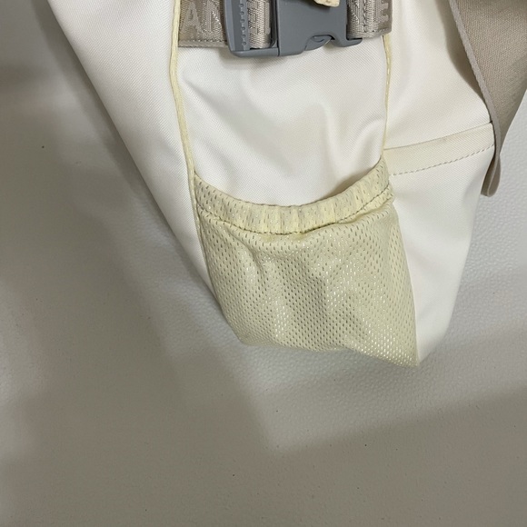 Authentic CHANEL Camellia Sport flower tote bag - Picture 5 of 15